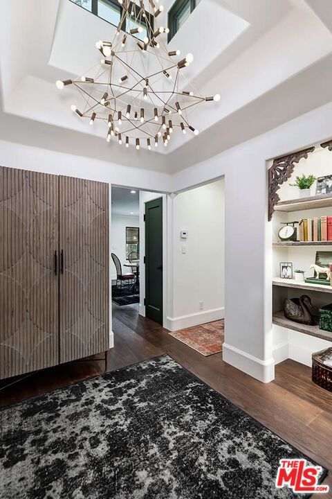 Interior, Pendant Lights, Wood Texture Flooring