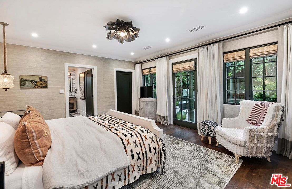 Bedroom, Interior, Pendant Lights, Recessed Lighting, Wood Texture Flooring