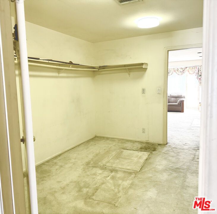 Interior, Walk-in Closets