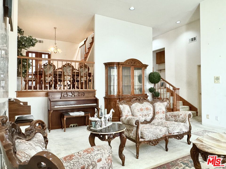 Chandelier, Dining room, Interior, Living room, Piano, Recessed Lighting