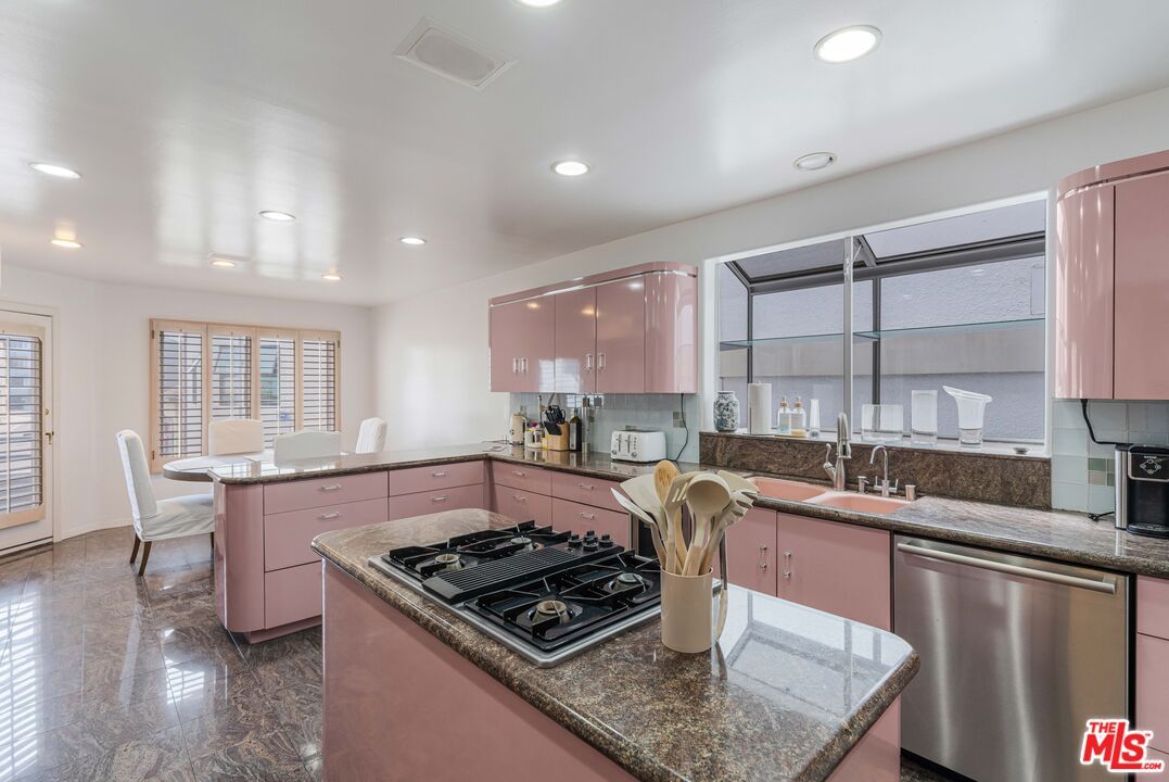Dining room, Interior, Kitchen, Recessed Lighting, Stainless Steel Appliances