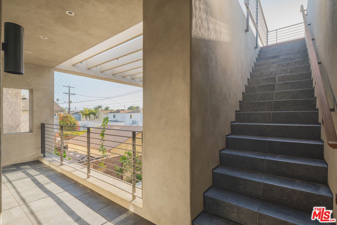 Exterior, Recessed Lighting