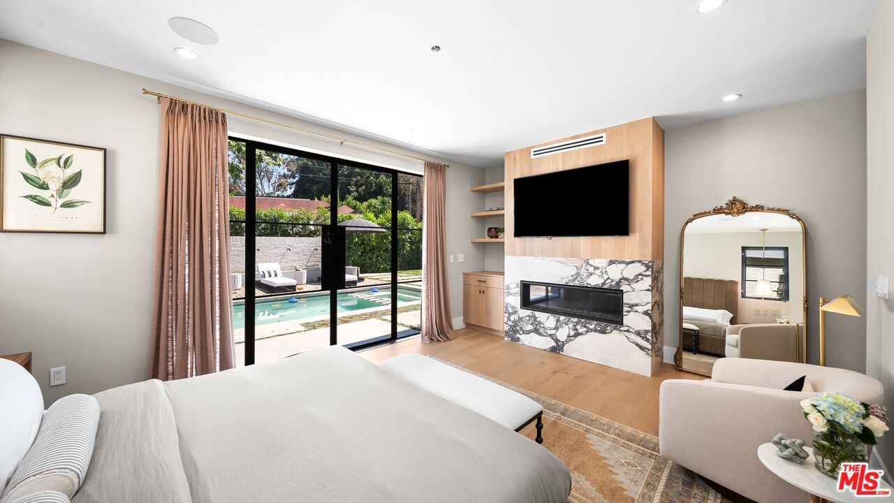 Bedroom, Fireplace, Interior, Recessed Lighting, Wood Texture Flooring