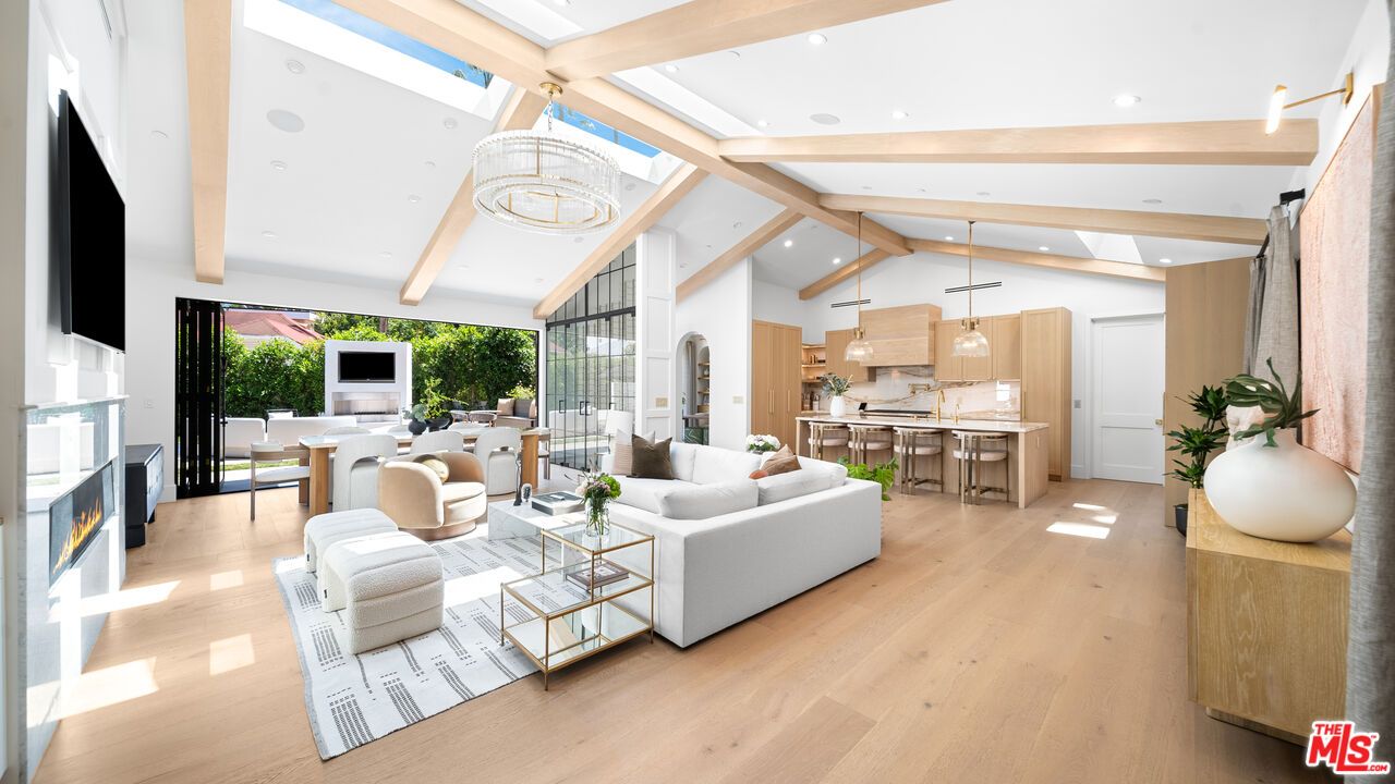 Dining room, Interior, Kitchen, Living room, Pendant Lights, Recessed Lighting, Wooden Beams, Wood Texture Flooring