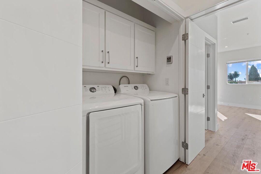 Interior, Recessed Lighting, Utility Closets, Washer, Wood Texture Flooring