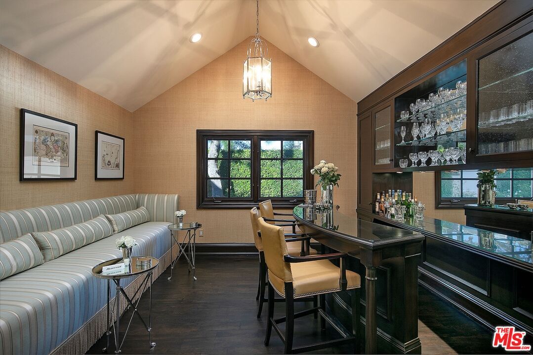 Interior, Pendant Lights, Recessed Lighting, Wood Texture Flooring