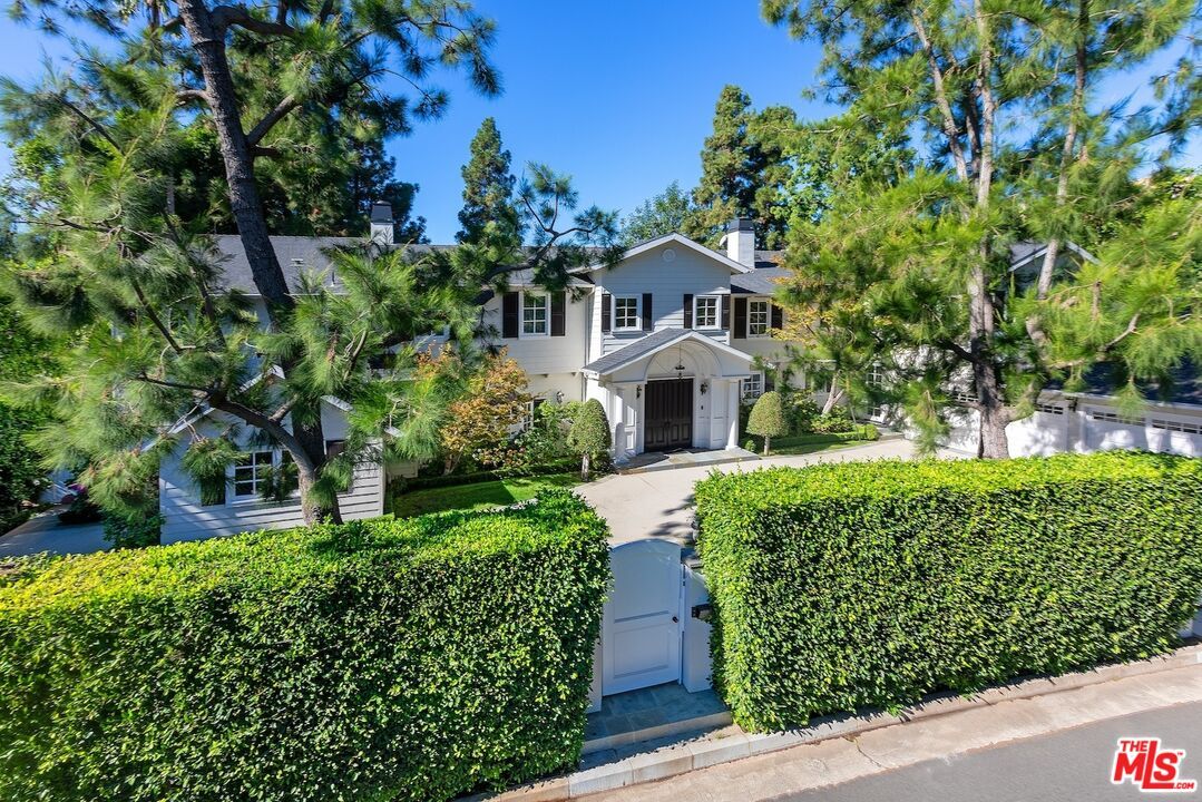 Exterior, Facade, Georgian