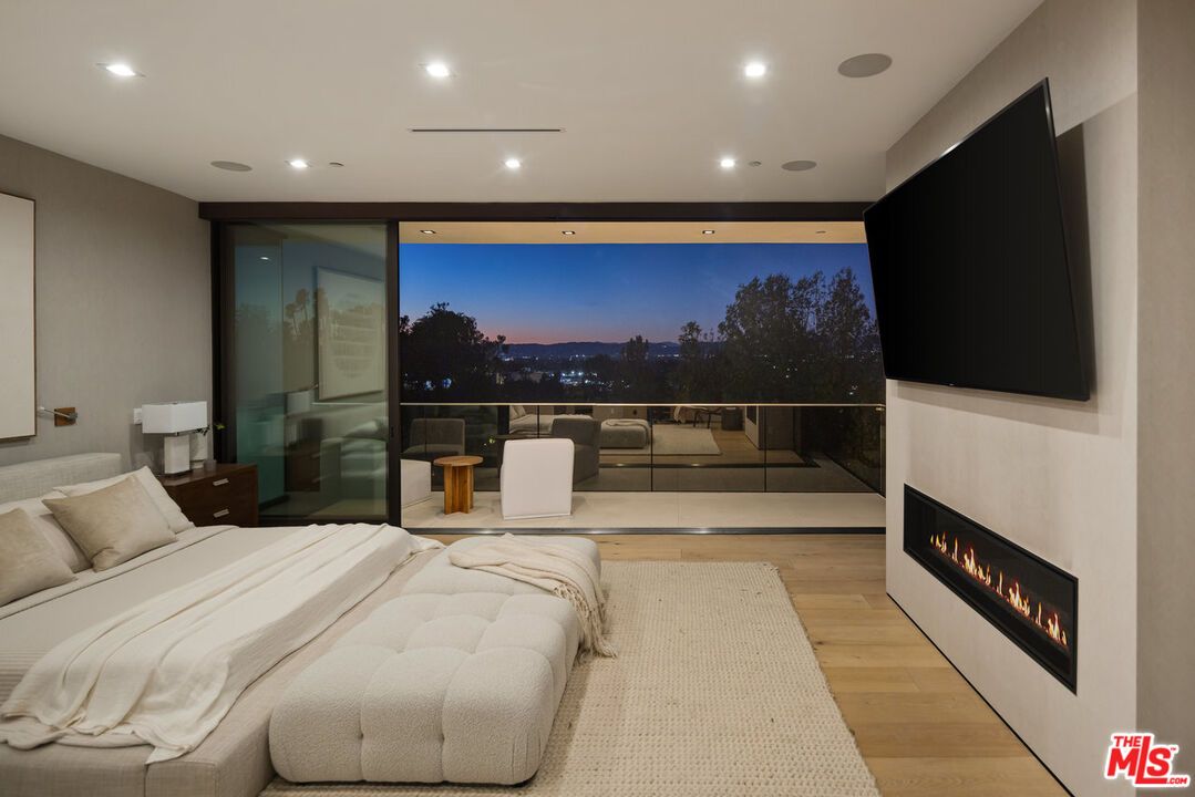 Bedroom, Fireplace, Interior, Recessed Lighting, Wood Texture Flooring