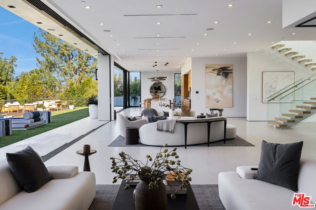 Dining room, Interior, Living room, Pendant Lights, Recessed Lighting