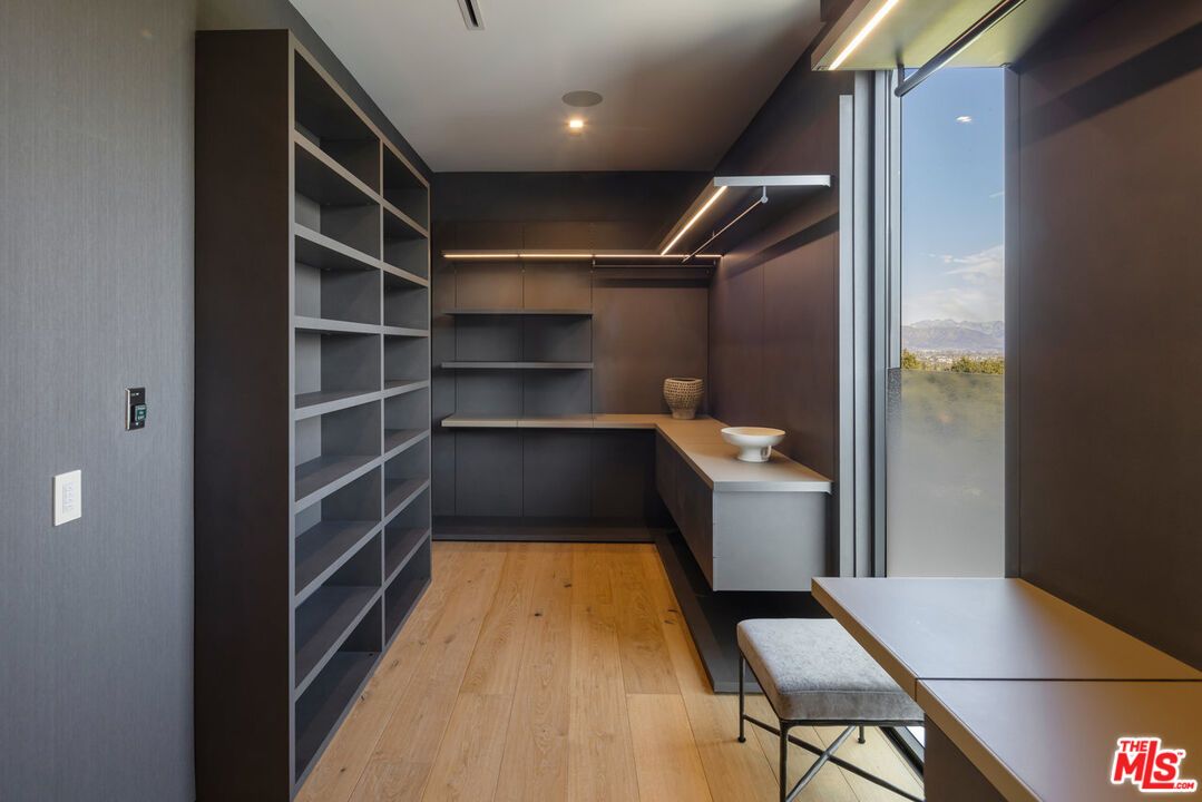 Interior, Recessed Lighting, Walk-in Closets, Wood Texture Flooring