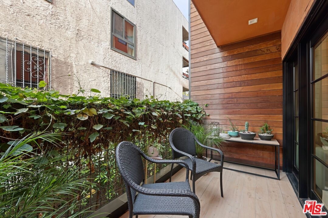 Exterior, Wood Texture Flooring