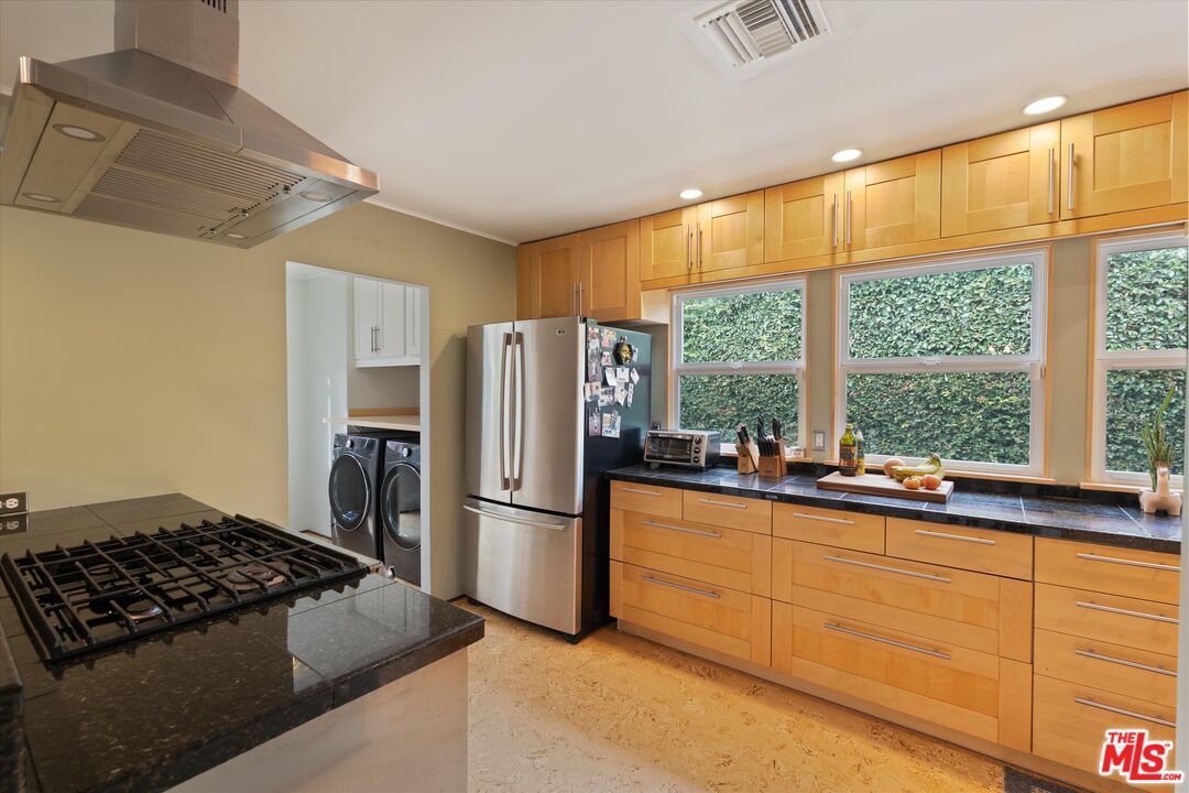 Interior, Kitchen, Recessed Lighting, Washer
