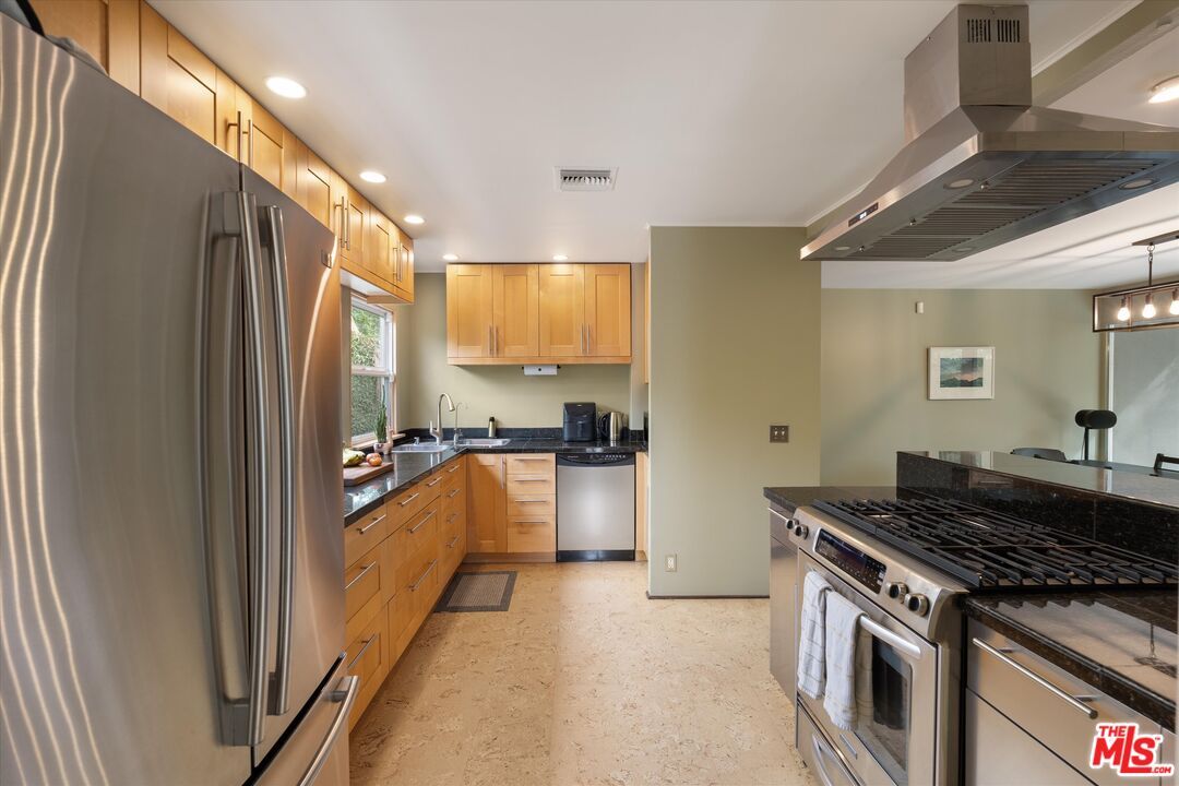 Interior, Kitchen, Pendant Lights, Recessed Lighting, Stainless Steel Appliances