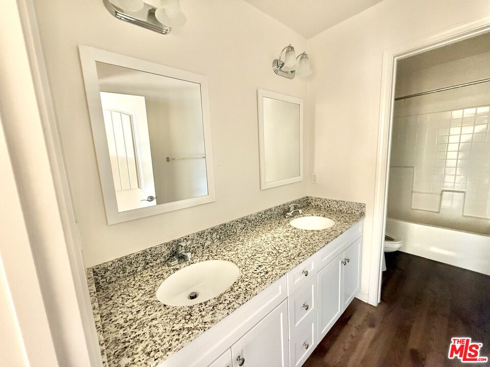 Bathroom, Dual Sink Vanities, Interior, Wood Texture Flooring
