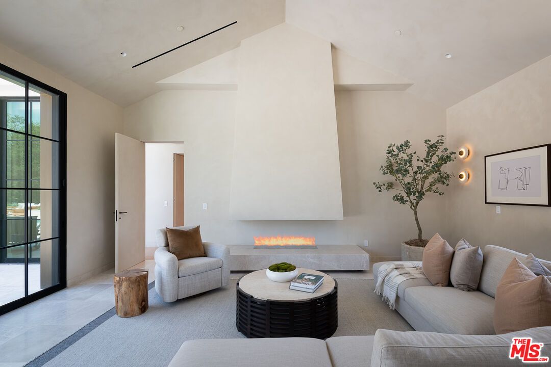 Fireplace, Interior, Living room, Recessed Lighting