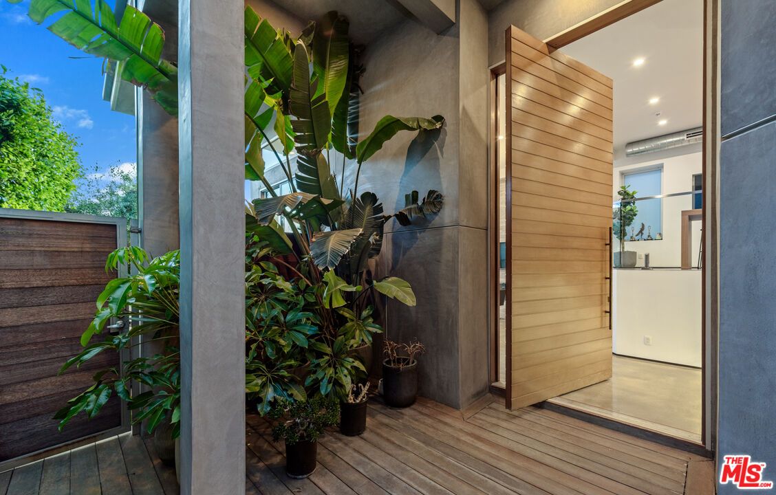 Exterior, Recessed Lighting