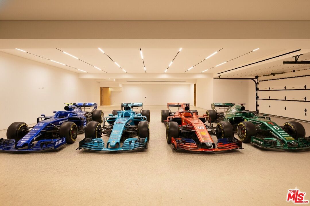 Fitness Equipment, Garage, Interior, Recessed Lighting