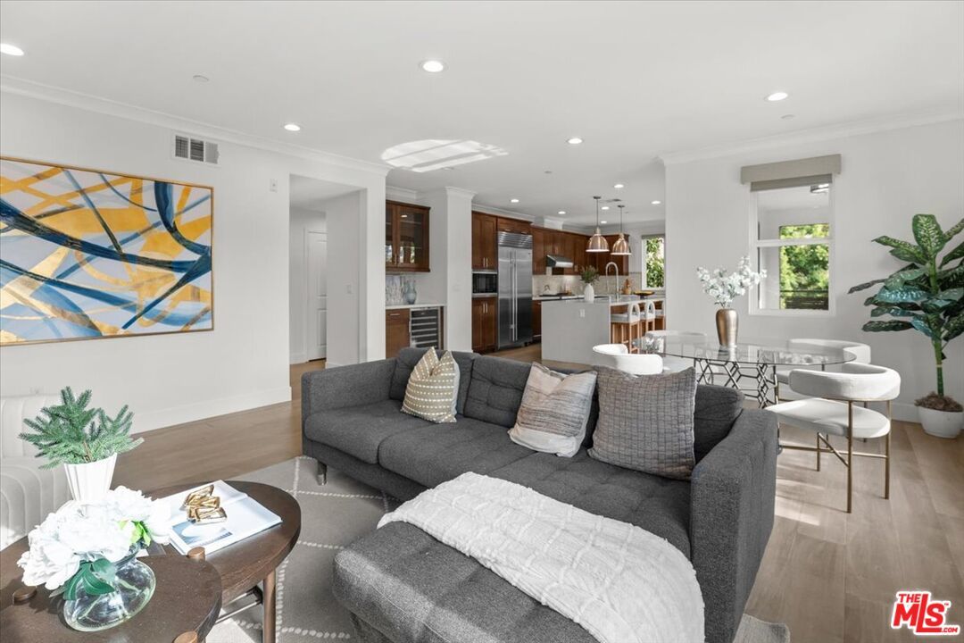 Dining room, Interior, Kitchen, Living room, Pendant Lights, Recessed Lighting, Stainless Steel Appliances, Wood Texture Flooring