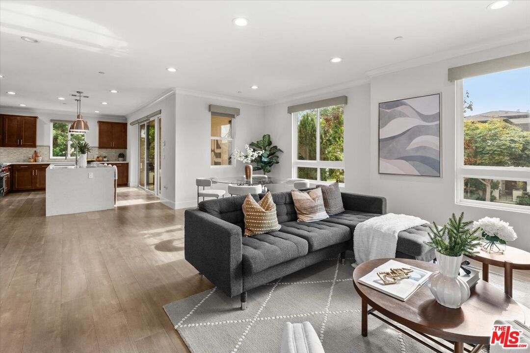 Dining room, Interior, Kitchen, Living room, Pendant Lights, Recessed Lighting, Wood Texture Flooring