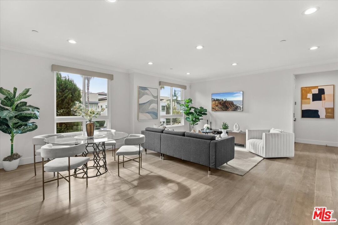 Dining room, Interior, Living room, Recessed Lighting, Wood Texture Flooring