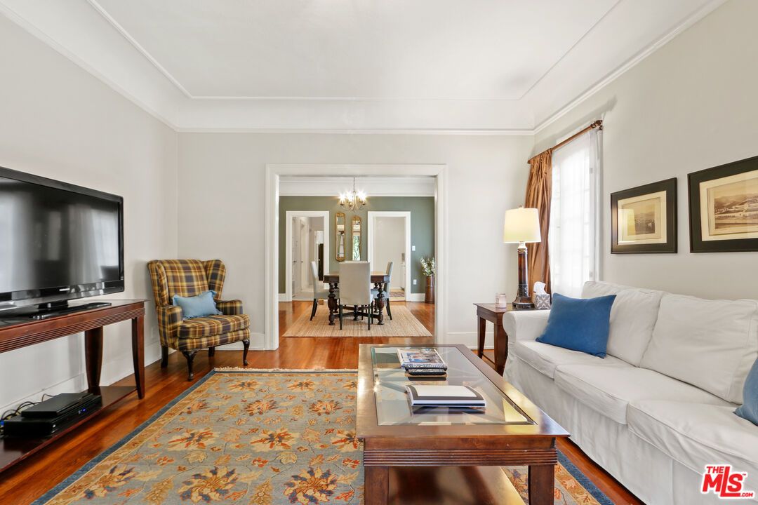 Chandelier, Dining room, Interior, Living room, Wood Texture Flooring