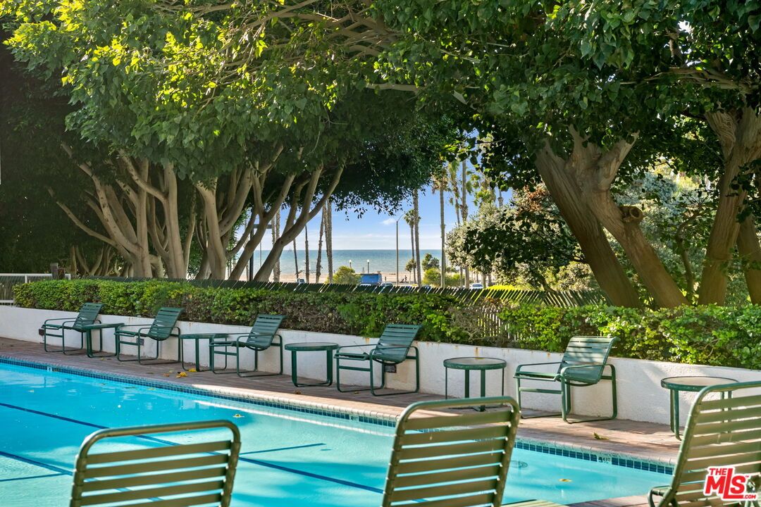 Exterior, Pool, Water