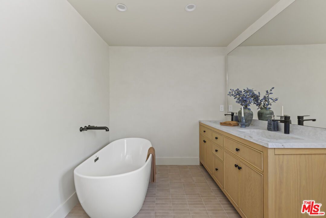 Bathroom, Dual Sink Vanities, Free Standing Baths, Interior, Recessed Lighting