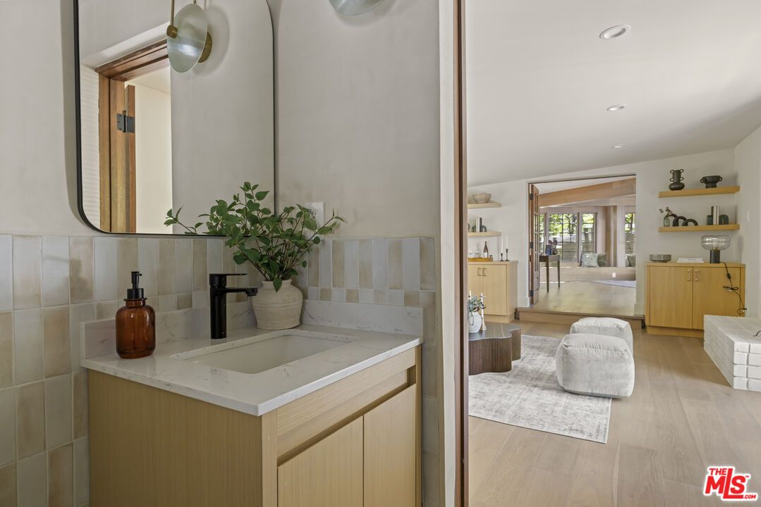 Bathroom, Interior, Recessed Lighting, Wood Texture Flooring