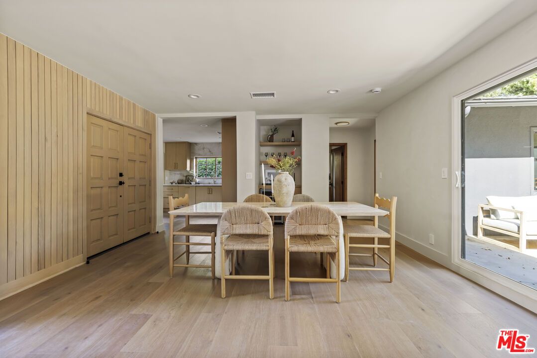 Dining room, Interior, Kitchen, Recessed Lighting, Wood Texture Flooring
