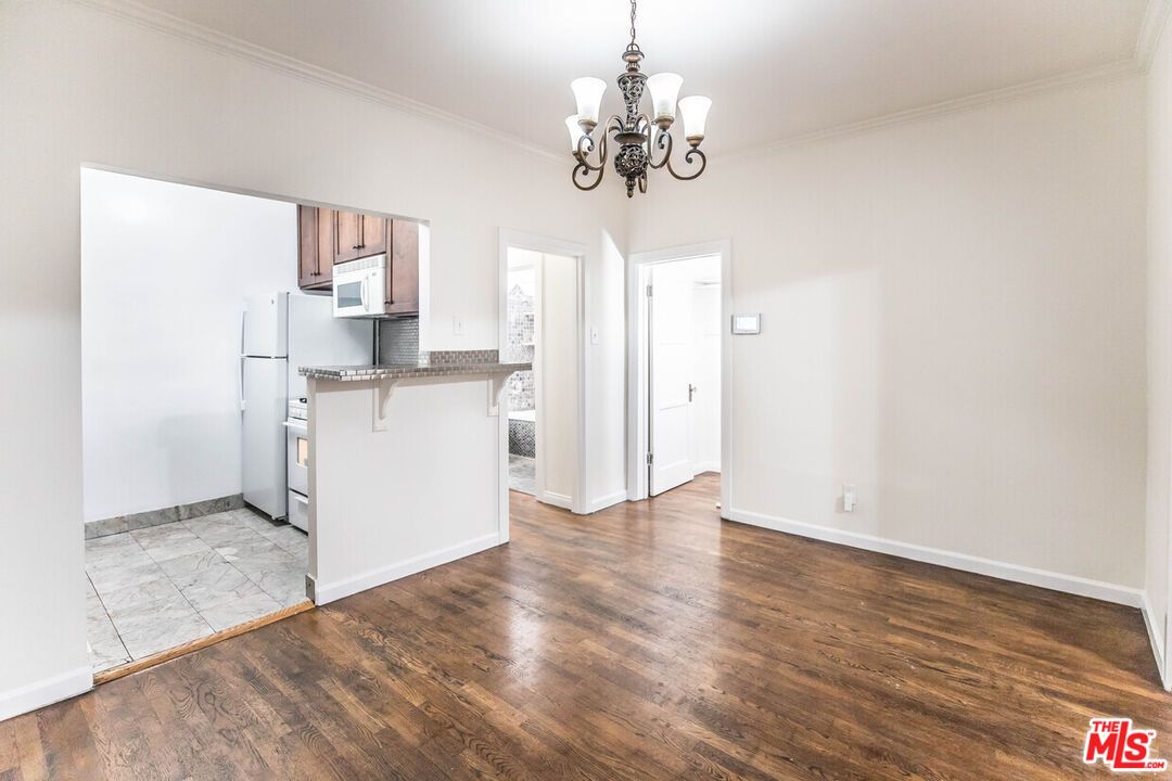 Chandelier, Interior, Kitchen, Wood Texture Flooring