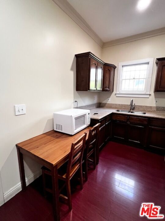 Dining room, Interior, Kitchen, Recessed Lighting, Wood Texture Flooring