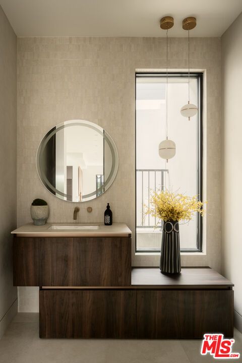 Bathroom, Interior, Pendant Lights