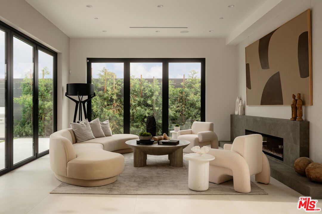 Fireplace, Interior, Living room, Recessed Lighting