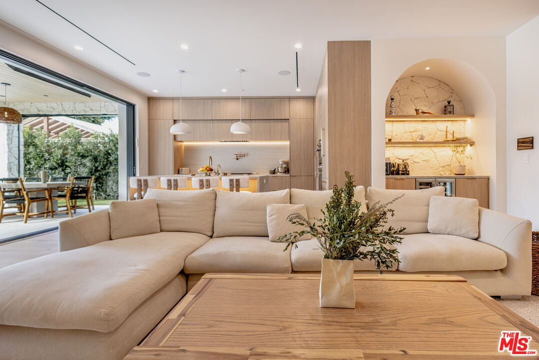 Dining room, Interior, Kitchen, Living room, Marble Walls, Pendant Lights, Recessed Lighting