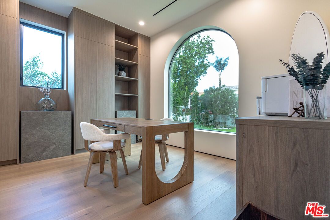 Home Office, Interior, Recessed Lighting, Wood Texture Flooring