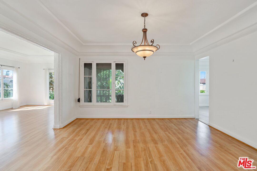 Empty room, Interior, Pendant Lights, Wood Texture Flooring