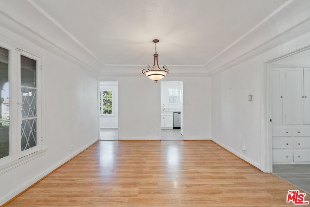 Empty room, Interior, Pendant Lights, Wood Texture Flooring