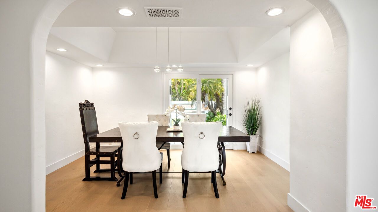 Dining room, Interior, Pendant Lights, Recessed Lighting, Wood Texture Flooring