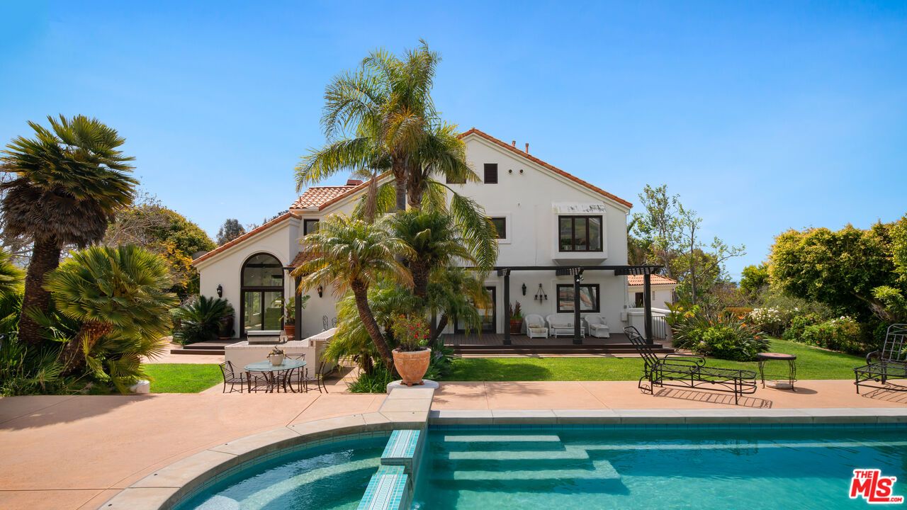 Backyard, Exterior, Pool