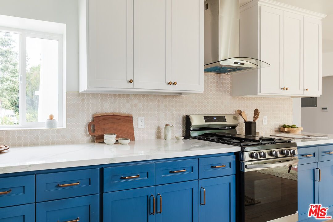 Interior, Kitchen, Stainless Steel Appliances