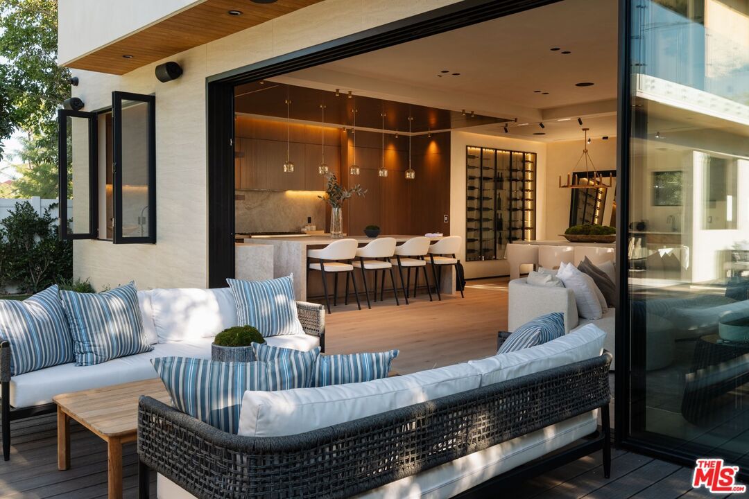 Exterior, Wood Texture Flooring