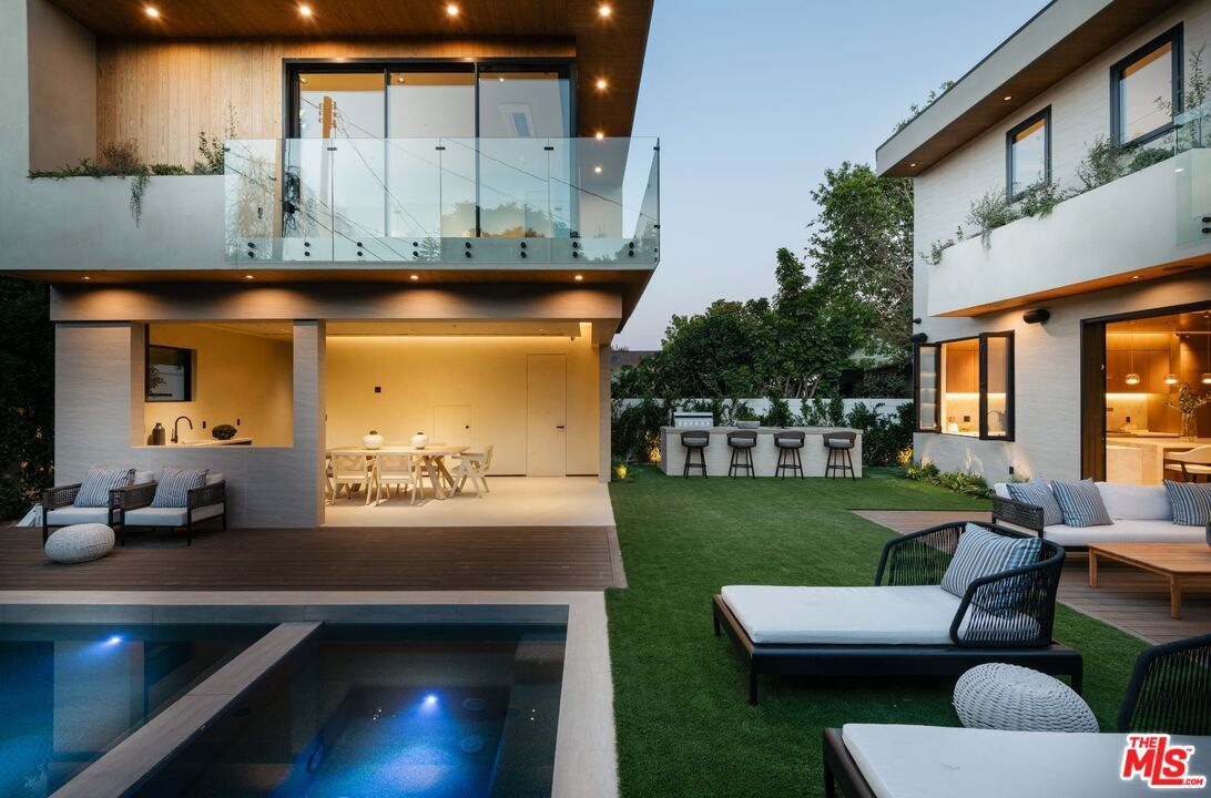 Backyard, Exterior, Outdoor Kitchen, Pool