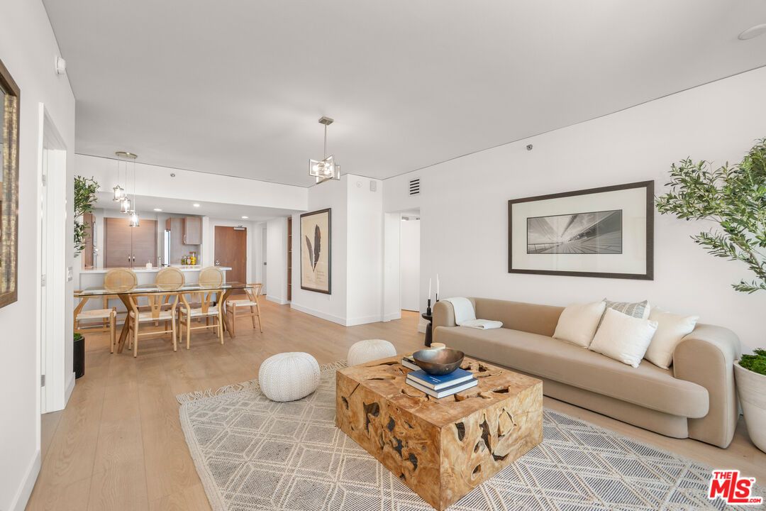 Dining room, Interior, Living room, Pendant Lights, Recessed Lighting, Wood Texture Flooring