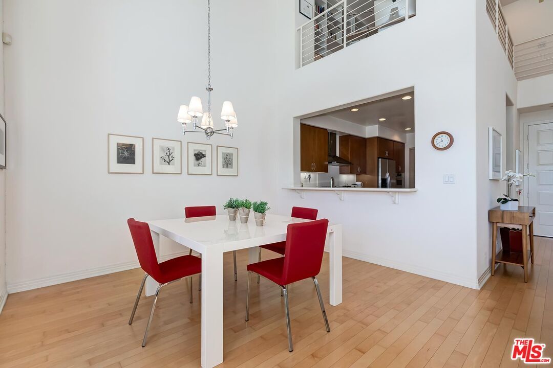 Chandelier, Dining room, Interior, Kitchen, Recessed Lighting, Wood Texture Flooring