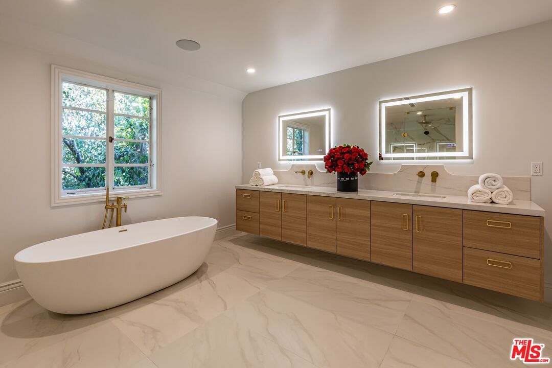 Bathroom, Dual Sink Vanities, Free Standing Baths, Interior, Marble, Recessed Lighting