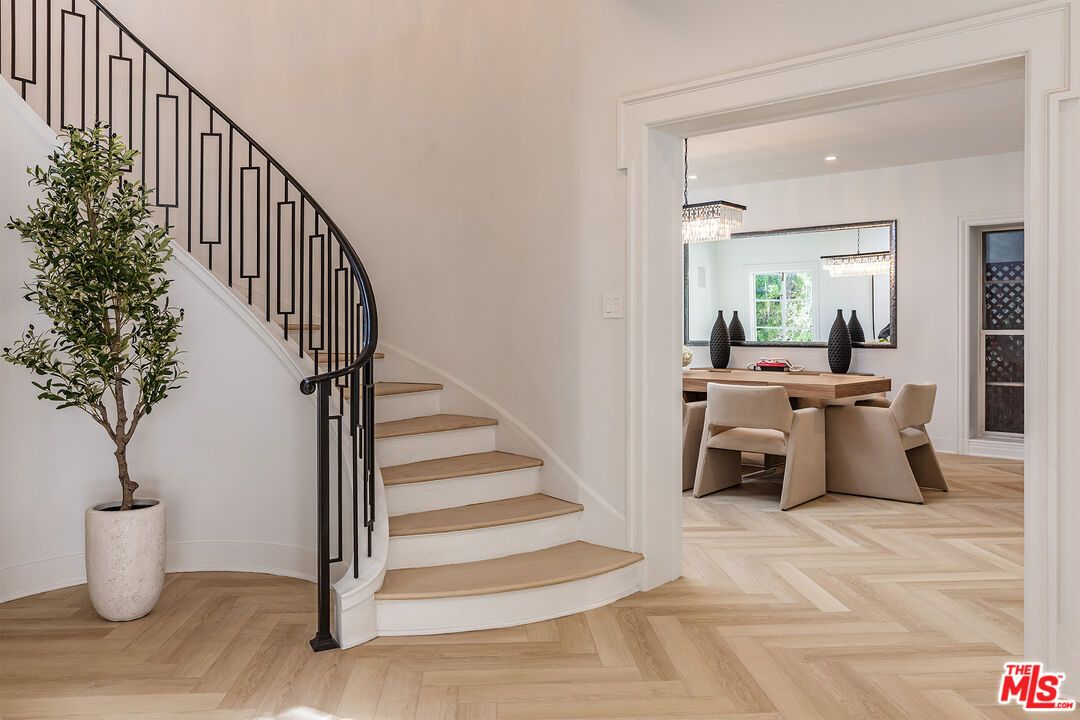 Chandelier, Dining room, Interior, Pendant Lights, Recessed Lighting, Wood Texture Flooring