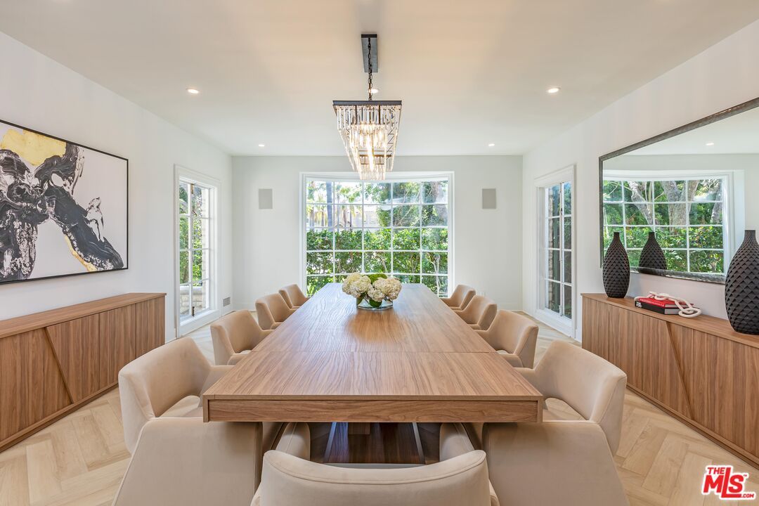 Chandelier, Dining room, Interior, Recessed Lighting, Wood Texture Flooring