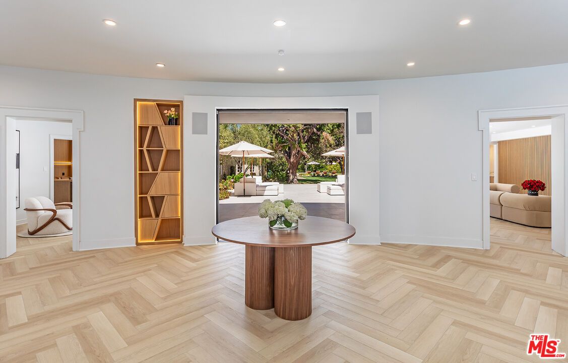 Interior, Recessed Lighting, Wood Texture Flooring