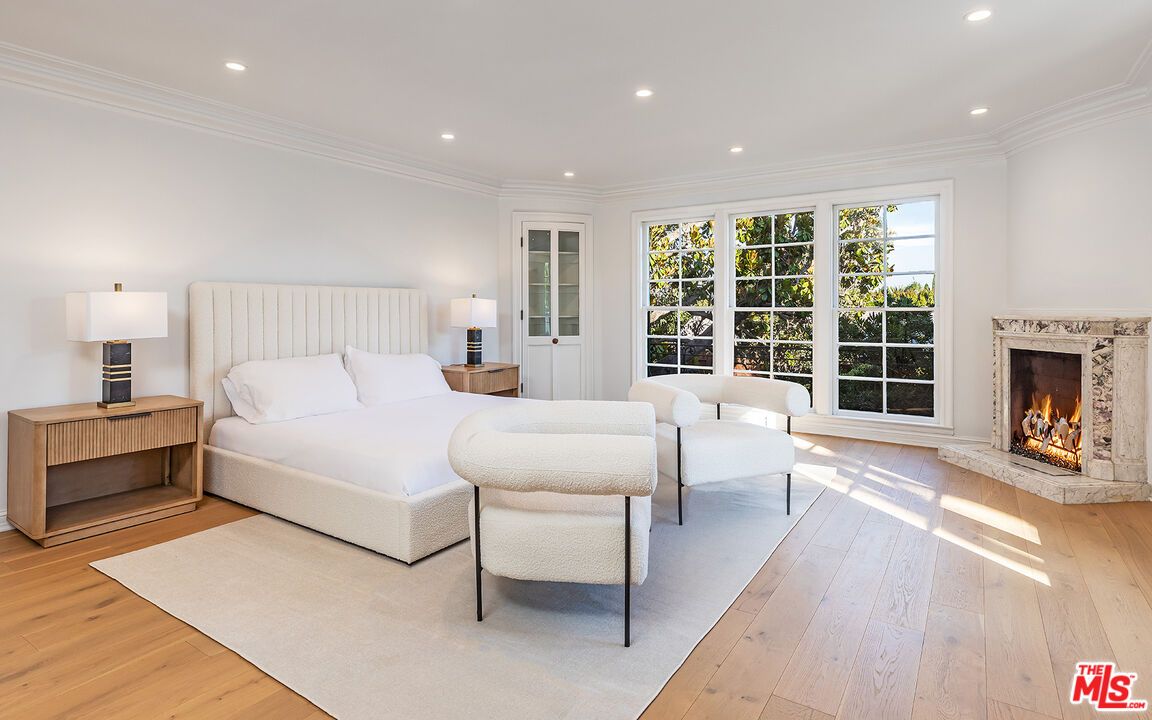 Bedroom, Fireplace, Interior, Recessed Lighting, Wood Texture Flooring