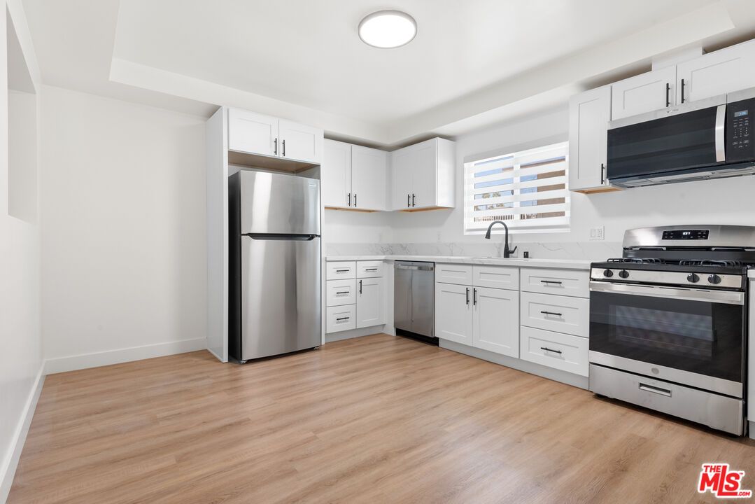 Interior, Kitchen, Stainless Steel Appliances, Wood Texture Flooring